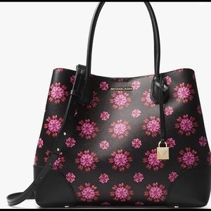 Micheal Kors Mercer Corner Studio Top Zip Tote